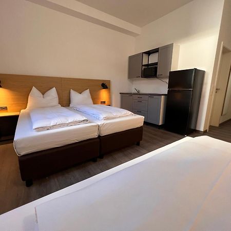 24Seven Apartments - Self Check-In Altdorf  Bagian luar foto