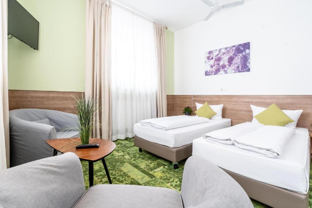 24Seven Apartments - Self Check-In Altdorf  Bagian luar foto