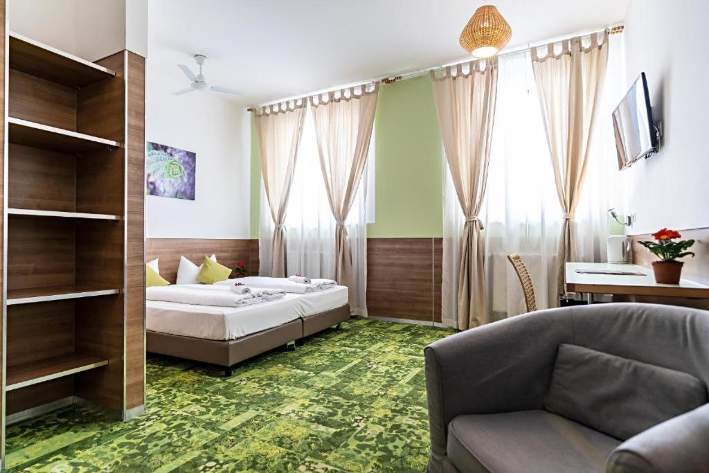 24Seven Apartments - Self Check-In Altdorf  Bagian luar foto