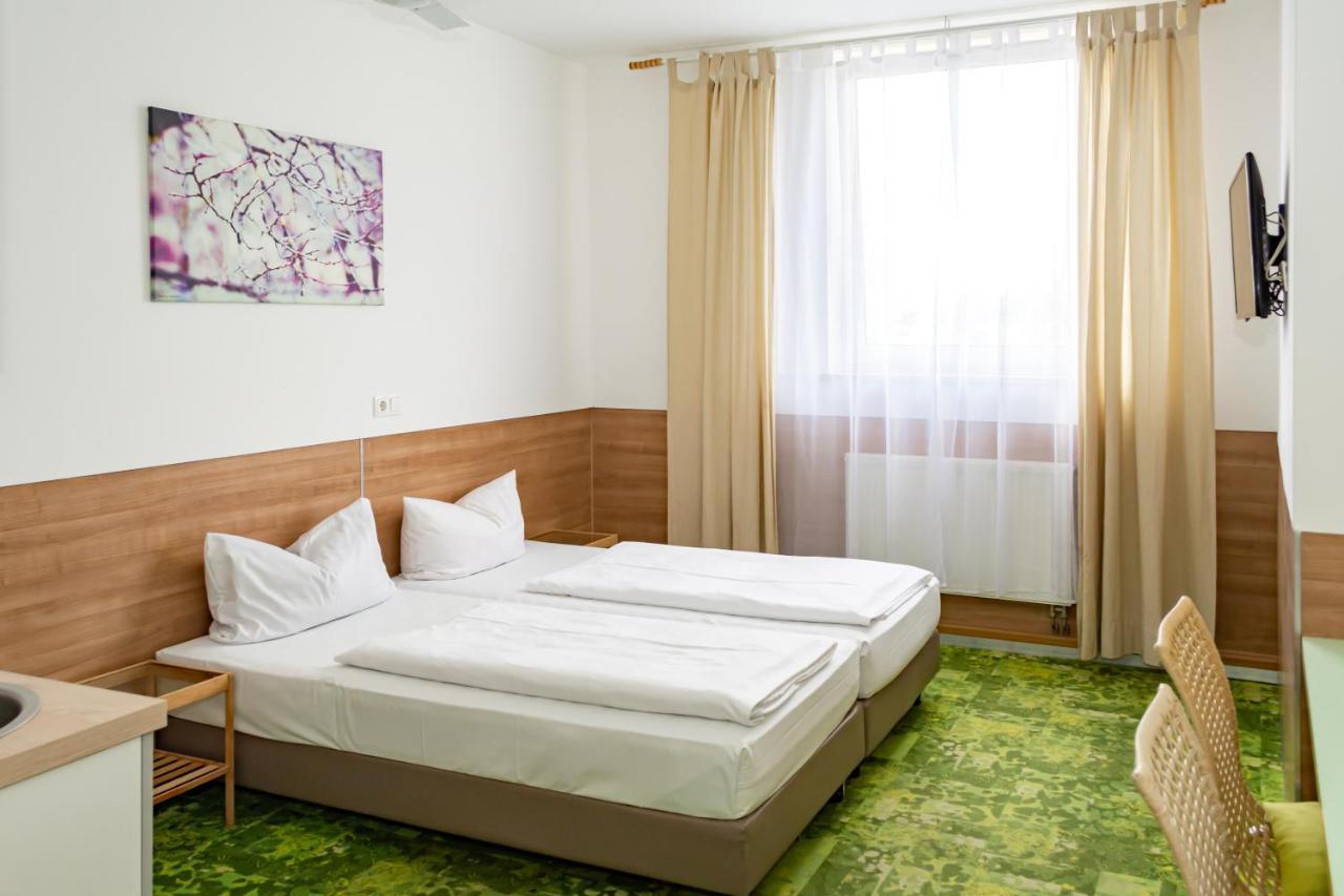 24Seven Apartments - Self Check-In Altdorf  Bagian luar foto