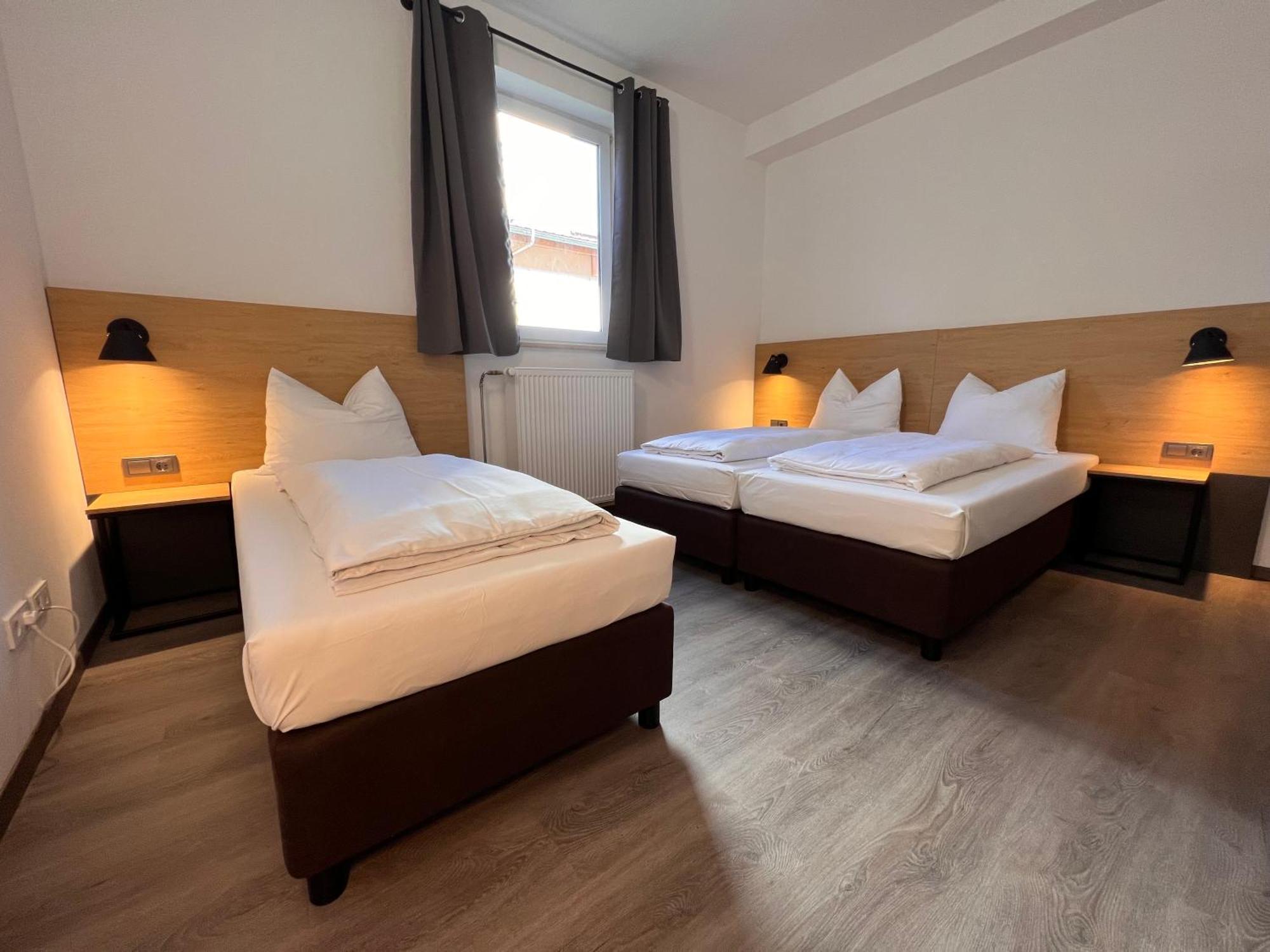 24Seven Apartments - Self Check-In Altdorf  Bagian luar foto