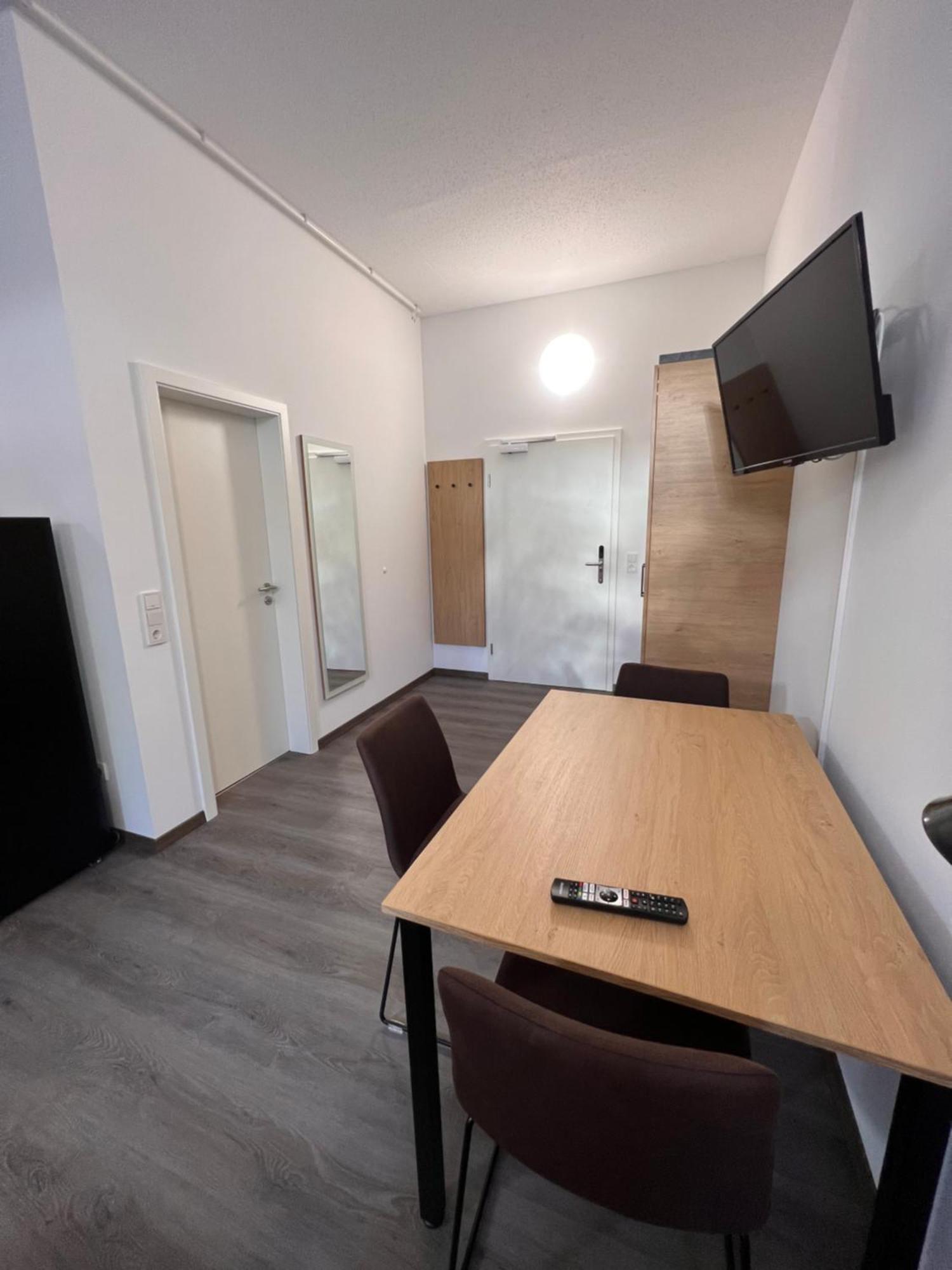 24Seven Apartments - Self Check-In Altdorf  Bagian luar foto