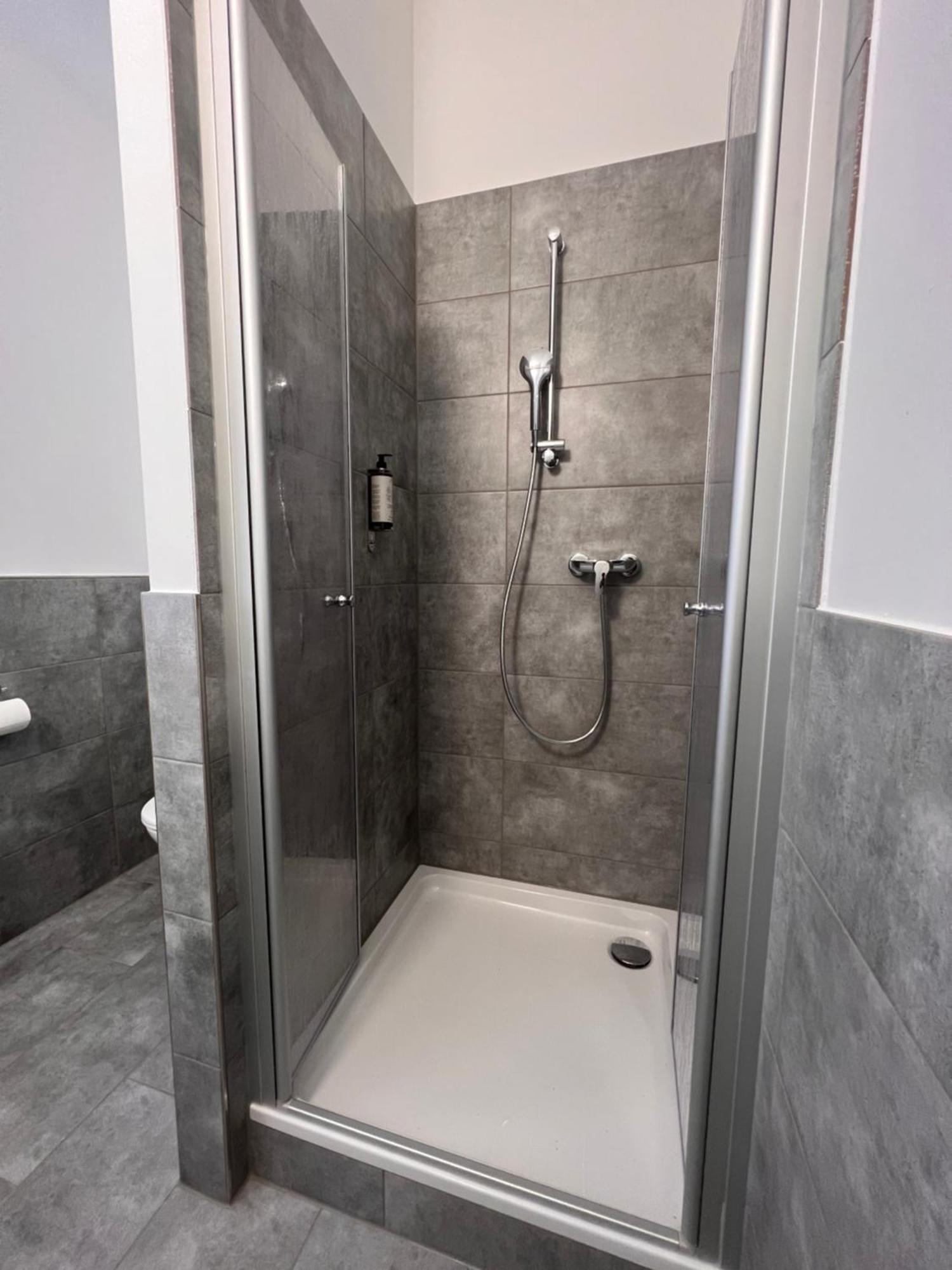 24Seven Apartments - Self Check-In Altdorf  Bagian luar foto