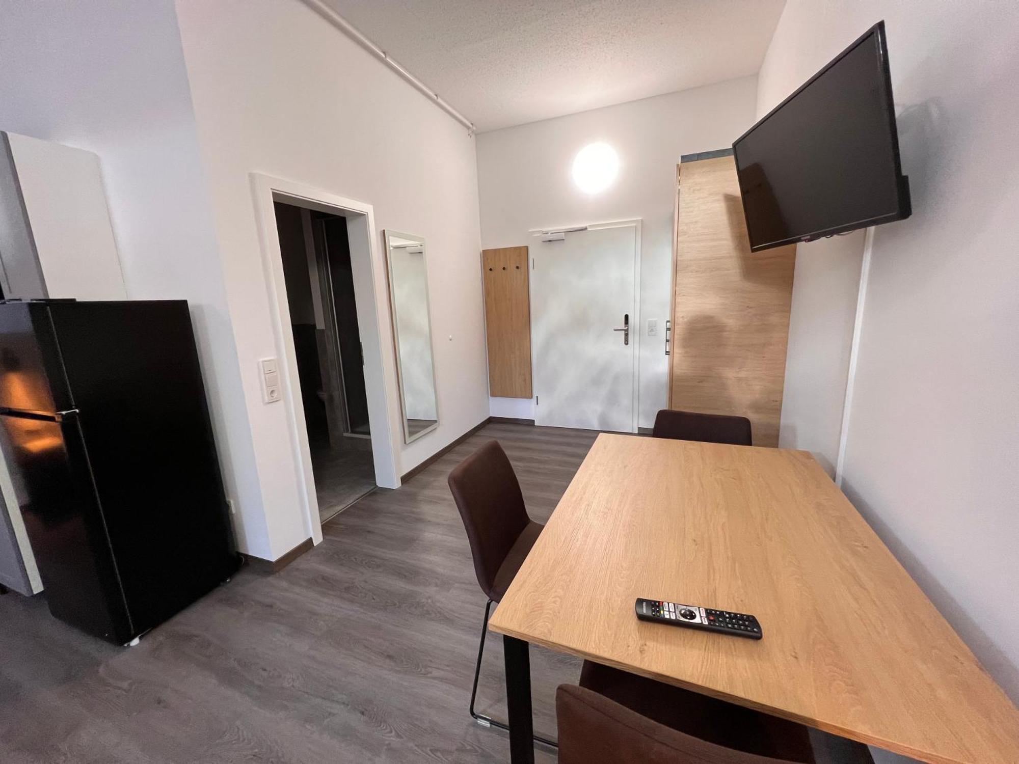 24Seven Apartments - Self Check-In Altdorf  Bagian luar foto